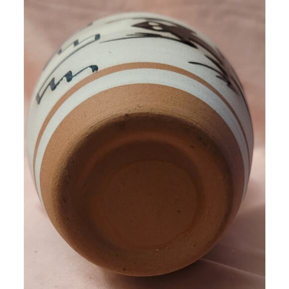 Terracotta Hand Painted Vase with Lizard Motif South West - Picture 6 of 12